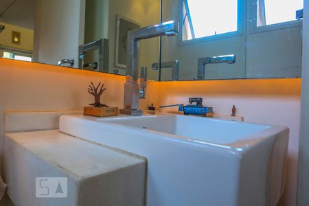 Banheiro Social Detalhe de apartamento para alugar com 1 quarto, 67m² em Pinheiros, São Paulo