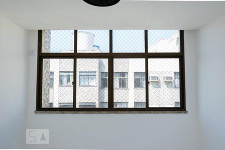 Vista Janela Sala de apartamento à venda com 2 quartos, 68m² em Centro, Niterói