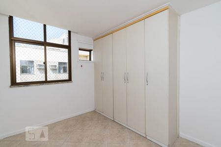 Quarto 1 de apartamento à venda com 2 quartos, 68m² em Centro, Niterói