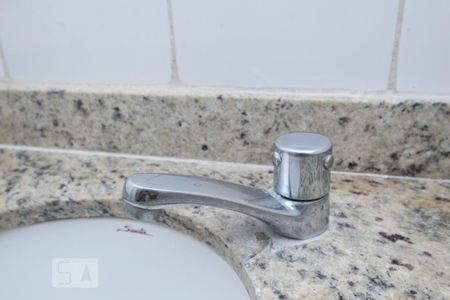 Banheiro Social de apartamento à venda com 2 quartos, 68m² em Centro, Niterói