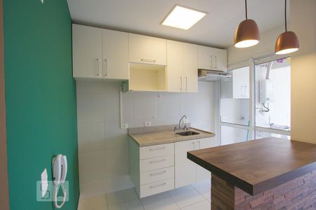 Cozinha de apartamento para alugar com 1 quarto, 49m² em Vila Cordeiro, São Paulo