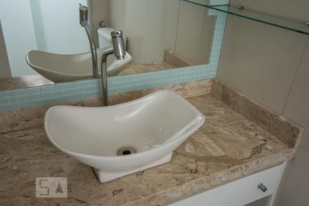 Apartamento à venda com 70m², 3 quartos e 1 vagaBanheiro - suíte