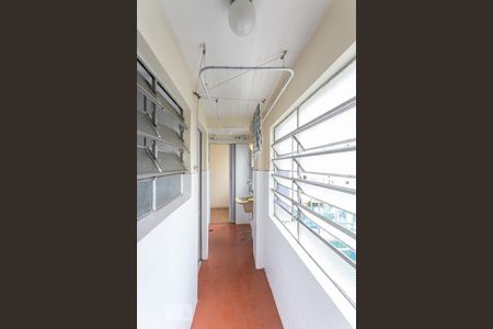 Apartamento à venda com 96m², 2 quartos e sem vaga Apartamento à venda com 96m², 2 quartos e sem vagaLavanderia