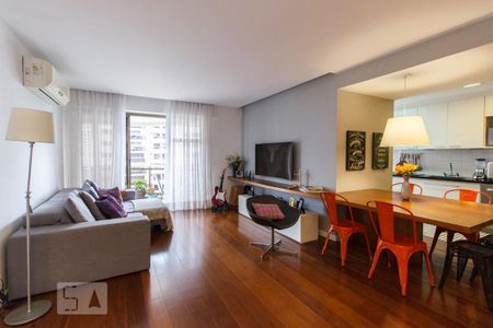 Apartamento à venda com 110m², 2 quartos e 1 vagaSala