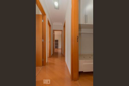 Corredor de apartamento à venda com 3 quartos, 102m² em Tamboré, Barueri