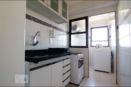 Cozinha de apartamento para alugar com 1 quarto, 48m² em Cambuí, Campinas