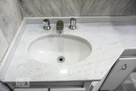 Apartamento para alugar com 200m², 4 quartos e 3 vagasBanheiro