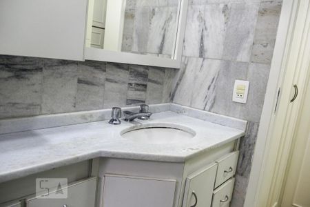 Apartamento para alugar com 200m², 4 quartos e 3 vagasBanheiro da Suíte master