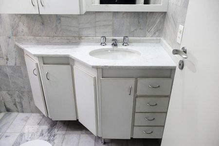 Apartamento para alugar com 200m², 4 quartos e 3 vagasBanheiro Suíte 2