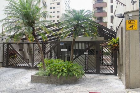 Apartamento para alugar com 200m², 4 quartos e 3 vagasFachada e portaria