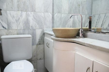 Apartamento para alugar com 200m², 4 quartos e 3 vagasLavabo