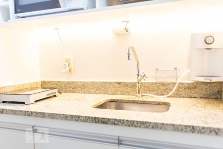 Cozinha de kitnet/studio para alugar com 1 quarto, 37m² em Asa Norte, Brasília