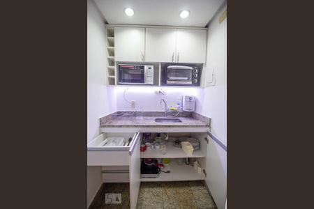 Cozinha de kitnet/studio para alugar com 1 quarto, 37m² em Asa Norte, Brasília