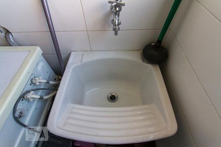 Apartamento à venda com 74m², 2 quartos e 2 vagasPia da Area de Serviço 