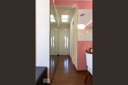 Corredor de Acesso aos Quartos e Banheiro  de apartamento à venda com 2 quartos, 74m² em Vila Carrão, São Paulo