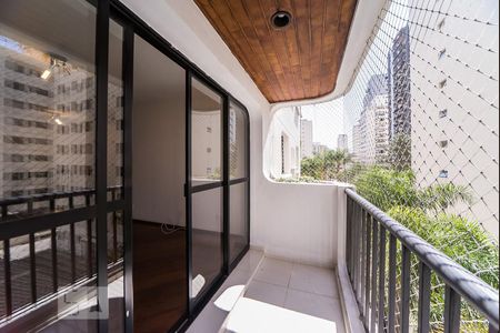 Apartamento à venda com 110m², 3 quartos e 2 vagasVaranda