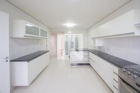 Apartamento para alugar com 370m², 5 quartos e 5 vagas Apartamento para alugar com 370m², 5 quartos e 5 vagasCozinha