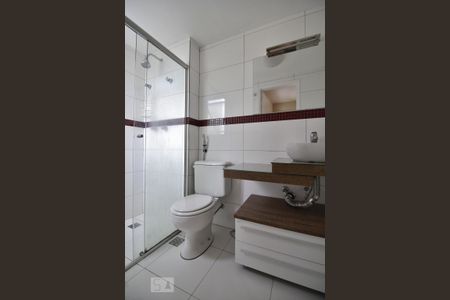 Apartamento para alugar com 70m², 2 quartos e 2 vagasBanheiro da suíte