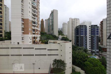 Apartamento para alugar com 70m², 2 quartos e 2 vagasVista da suíte