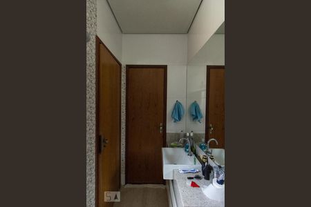 Apartamento à venda com 120m², 3 quartos e 2 vagas Apartamento à venda com 120m², 3 quartos e 2 vagasBanheiro Suíte 2