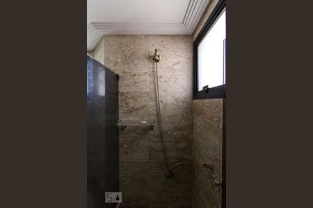 Apartamento à venda com 420m², 6 quartos e 4 vagasChuveiro do Banheiro Suíte 4 