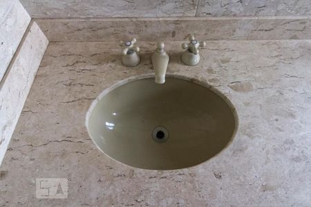 Apartamento à venda com 420m², 6 quartos e 4 vagasPia do Banheiro Suíte 4 