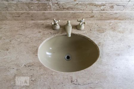 Apartamento à venda com 420m², 6 quartos e 4 vagasPia do Banheiro Suíte 4 