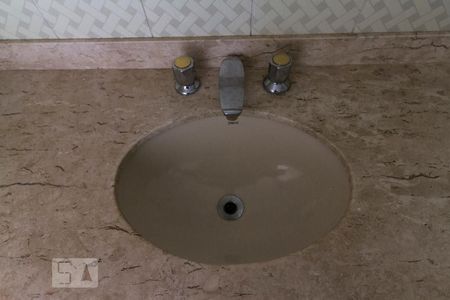 Apartamento à venda com 420m², 6 quartos e 4 vagasPia do Banheiro Suíte 1