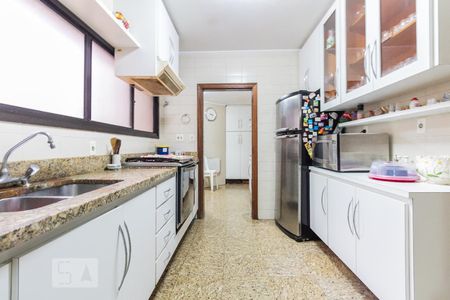Apartamento à venda com 120m², 4 quartos e 2 vagasCozinha