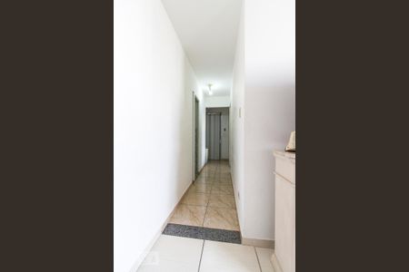 Corredor de Acesso aos Quartos e Banheiro  de apartamento para alugar com 2 quartos, 70m² em Quinta da Paineira, São Paulo
