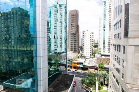 Vista Sala de apartamento à venda com 2 quartos, 100m² em Itaim Bibi, São Paulo