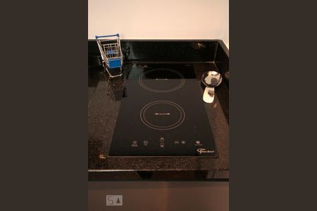 Cozinha de kitnet/studio para alugar com 1 quarto, 28m² em República, São Paulo