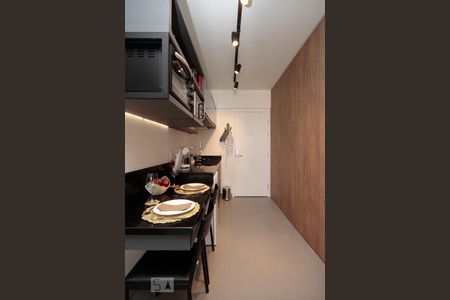 Cozinha de kitnet/studio para alugar com 1 quarto, 28m² em República, São Paulo