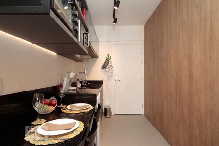 Cozinha de kitnet/studio para alugar com 1 quarto, 28m² em República, São Paulo