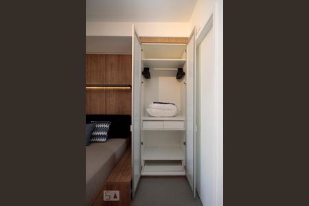 Studio para alugar com 28m², 1 quarto e sem vagaArmário