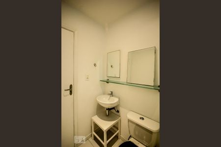 Banheiro de apartamento para alugar com 1 quarto, 55m² em Copacabana, Rio de Janeiro