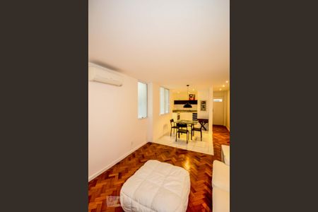 Sala de apartamento para alugar com 1 quarto, 55m² em Copacabana, Rio de Janeiro