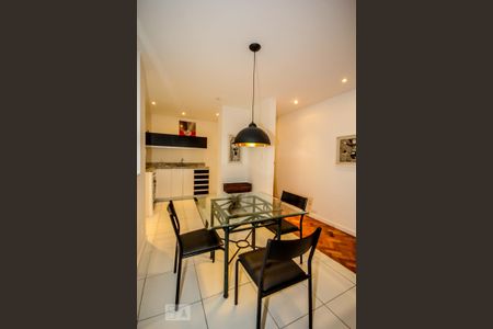 Cozinha de apartamento para alugar com 1 quarto, 55m² em Copacabana, Rio de Janeiro