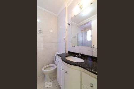Banheiro de apartamento para alugar com 2 quartos, 60m² em Bosque da Saúde, São Paulo