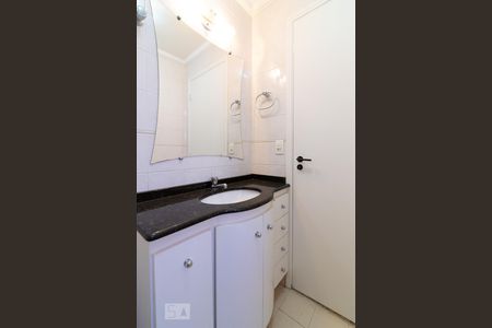 Banheiro de apartamento à venda com 2 quartos, 60m² em Bosque da Saúde, São Paulo