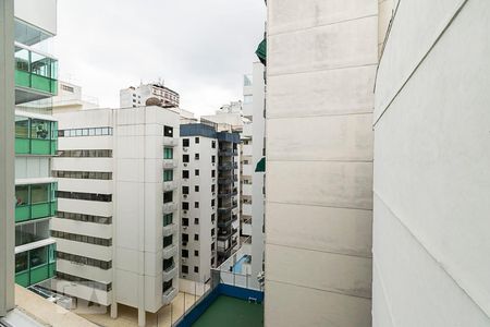 Vista Janela Sala de apartamento para alugar com 3 quartos, 80m² em Ingá, Niterói