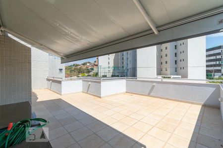 Apartamento à venda com 196m², 3 quartos e 3 vagas Apartamento à venda com 196m², 3 quartos e 3 vagasCobertura - 2º Andar