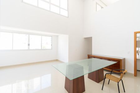 Apartamento à venda com 196m², 3 quartos e 3 vagas Apartamento à venda com 196m², 3 quartos e 3 vagasSala - 1º Andar