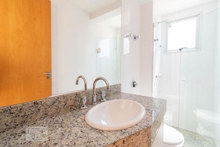 Apartamento à venda com 196m², 3 quartos e 3 vagas Apartamento à venda com 196m², 3 quartos e 3 vagasBanheiro Social - 2º Andar
