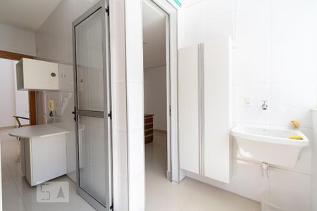 Apartamento à venda com 196m², 3 quartos e 3 vagas Apartamento à venda com 196m², 3 quartos e 3 vagasÁrea de Serviço - 1º Andar