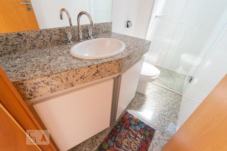 Apartamento à venda com 196m², 3 quartos e 3 vagas Apartamento à venda com 196m², 3 quartos e 3 vagasBanheiro Social - 2º Andar