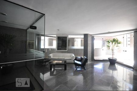 Apartamento à venda com 80m², 1 quarto e 2 vagasHall social