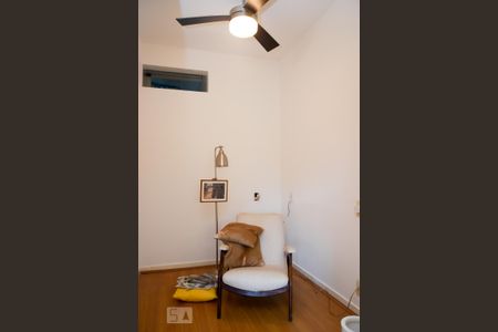 Sala (cantinho da leitura) de apartamento para alugar com 3 quartos, 110m² em Jardim Botânico, Rio de Janeiro