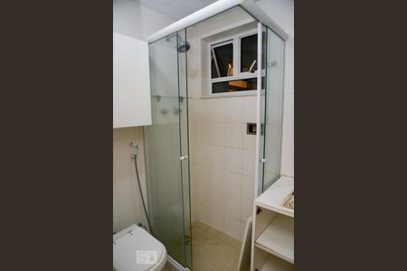 Banheiro de apartamento para alugar com 3 quartos, 110m² em Jardim Botânico, Rio de Janeiro