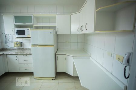 Casa de condomínio à venda com 155m², 3 quartos e 2 vagasCozinha - Armários